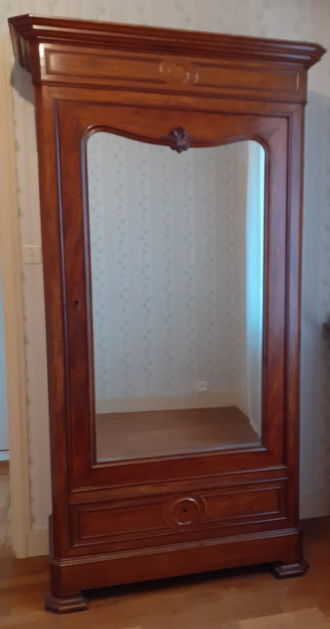 Armoire à glace en acajou