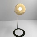 Eyeball lamp on base