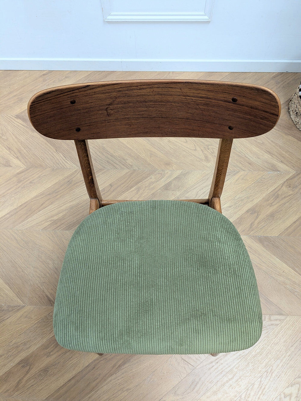 Chaise scandinave teck & tissu vert