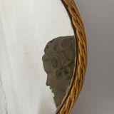 Round mirror