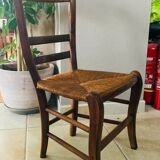 Louis Philippe straw chair from the 19th century in solid walnut, dowelled.