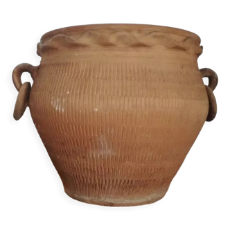 Terracotta pot with two rings-handles