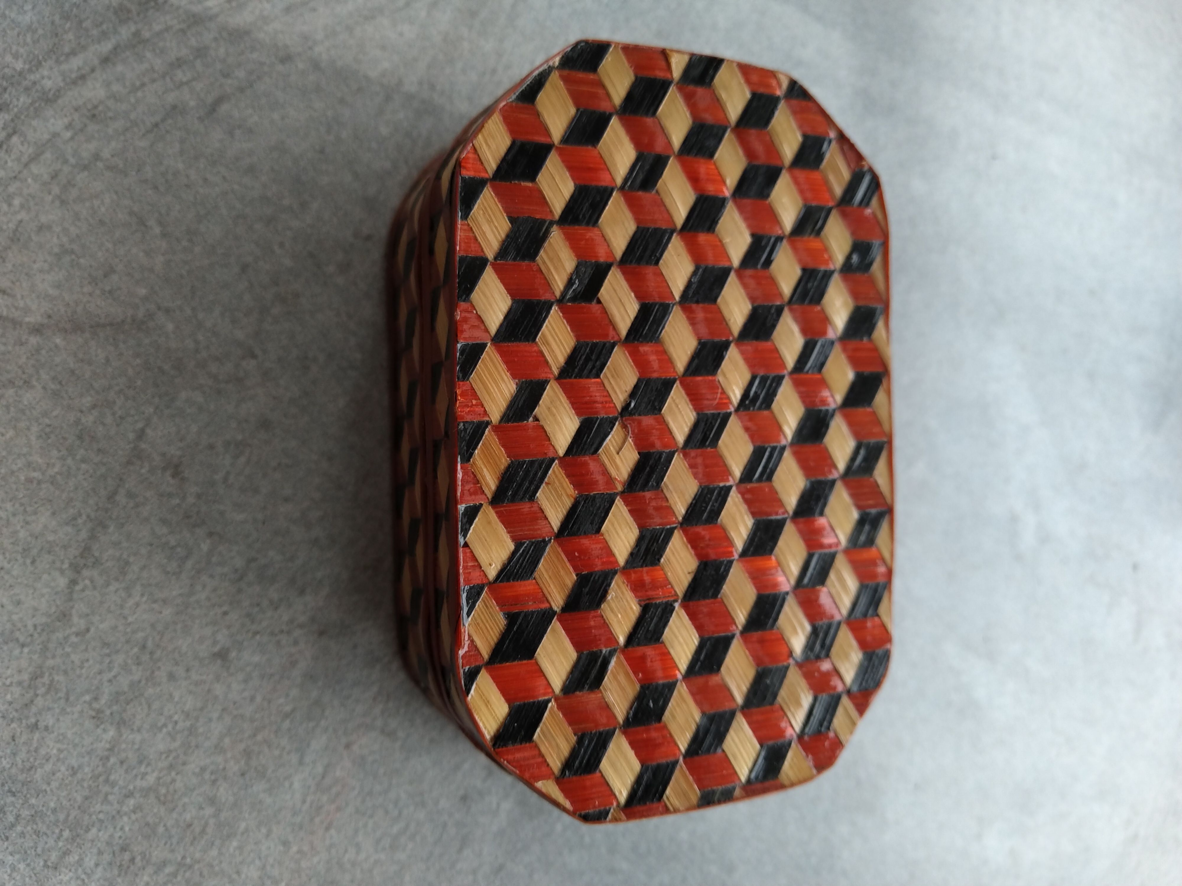 Jewelry box