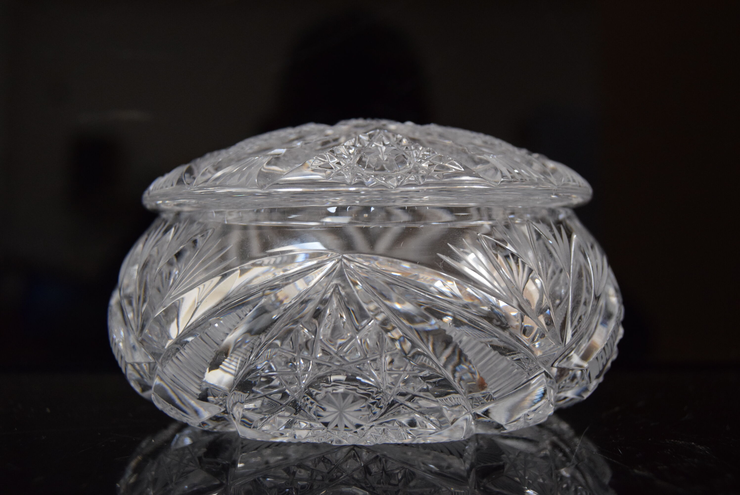 Sugary bowl,cut crystal glass,bohemia in the 1960's.