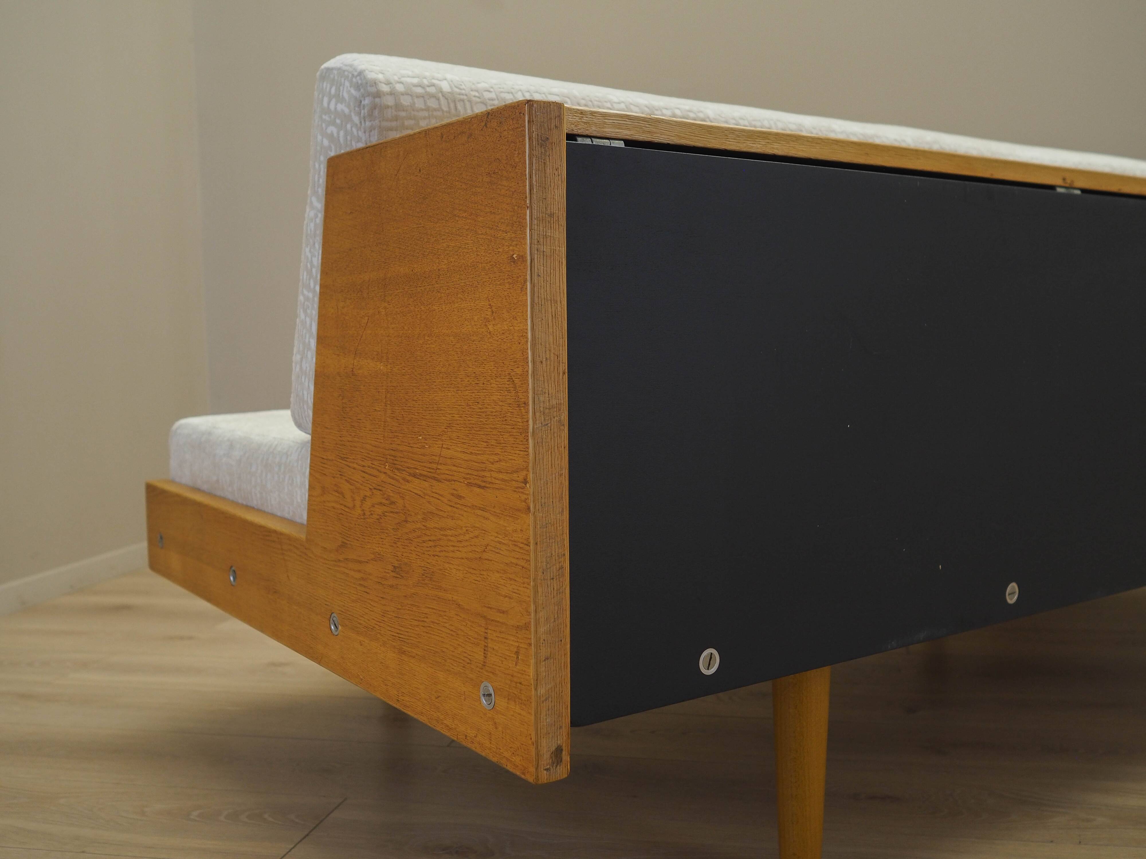 Canapé en chêne, design danois, années 1960, designer : Hans J. Wegner, fabricant : Get