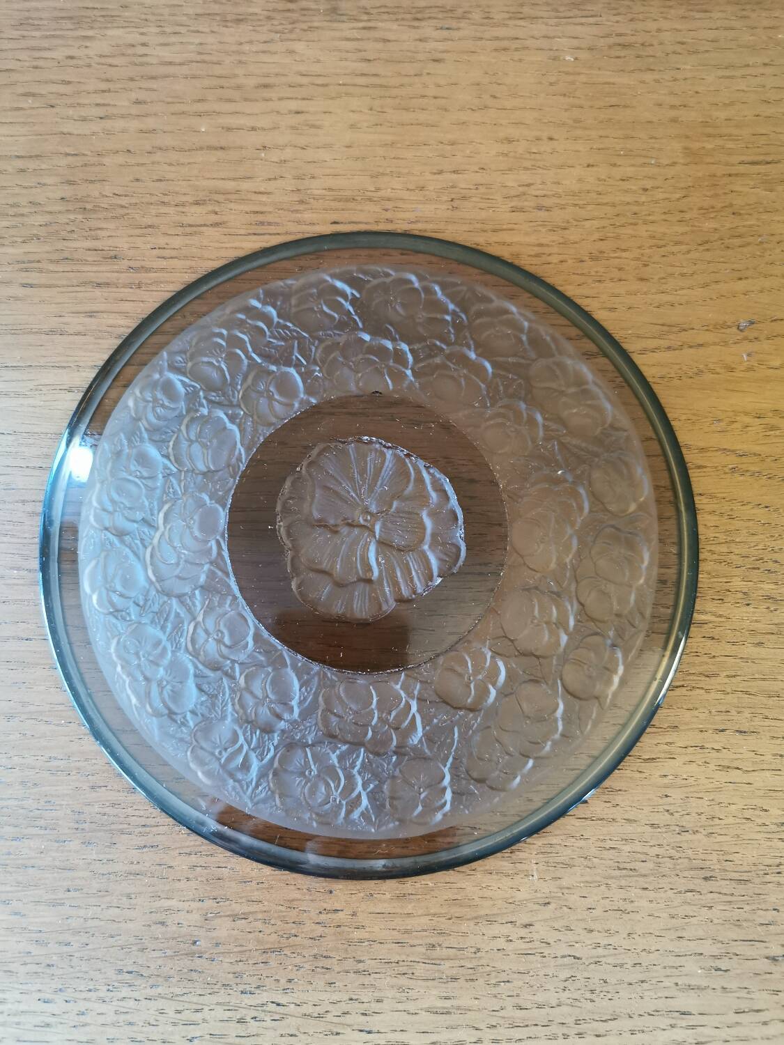 Suite de 12 assiettes et un plat art déco