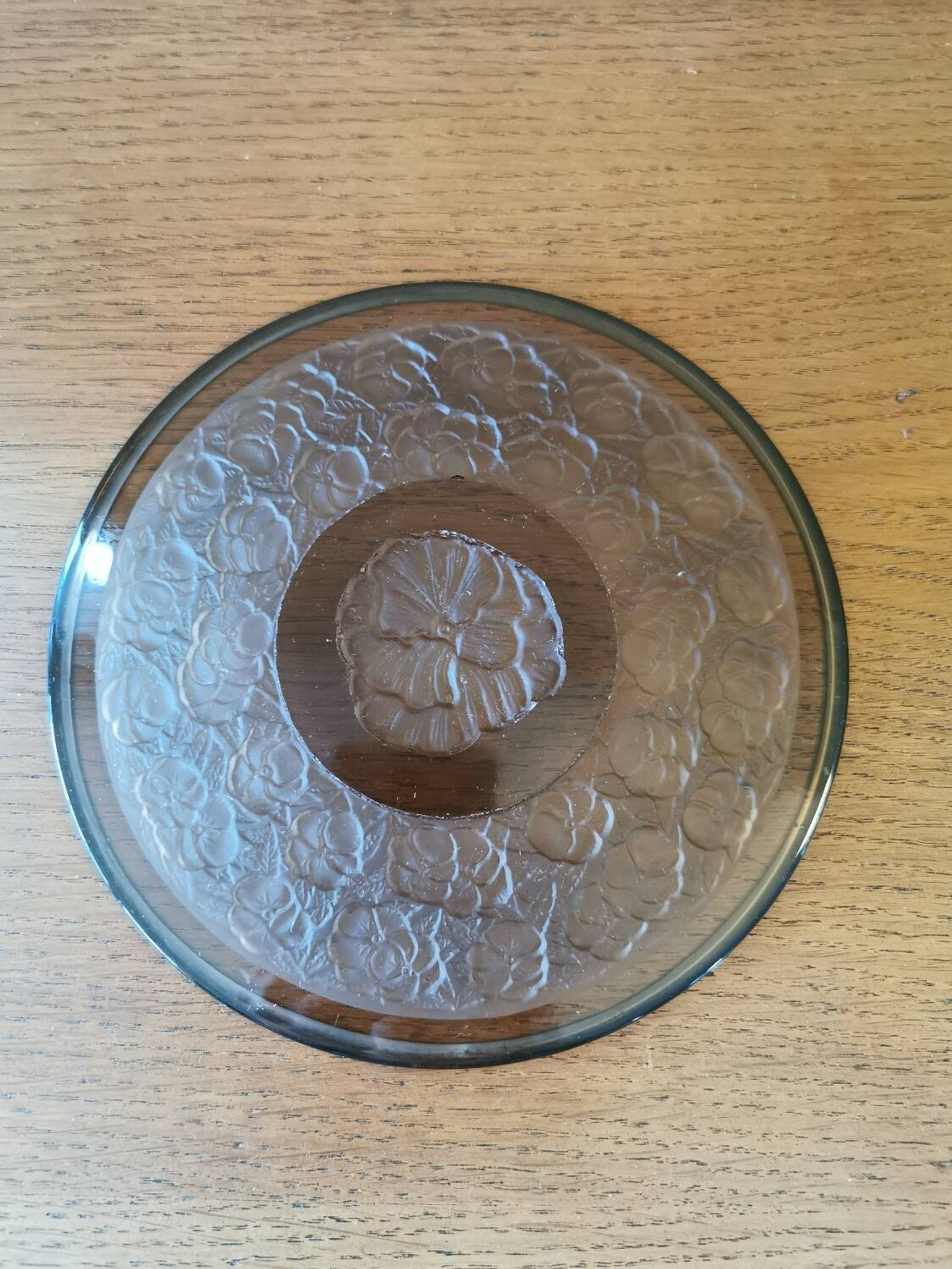 Suite de 12 assiettes et un plat art déco