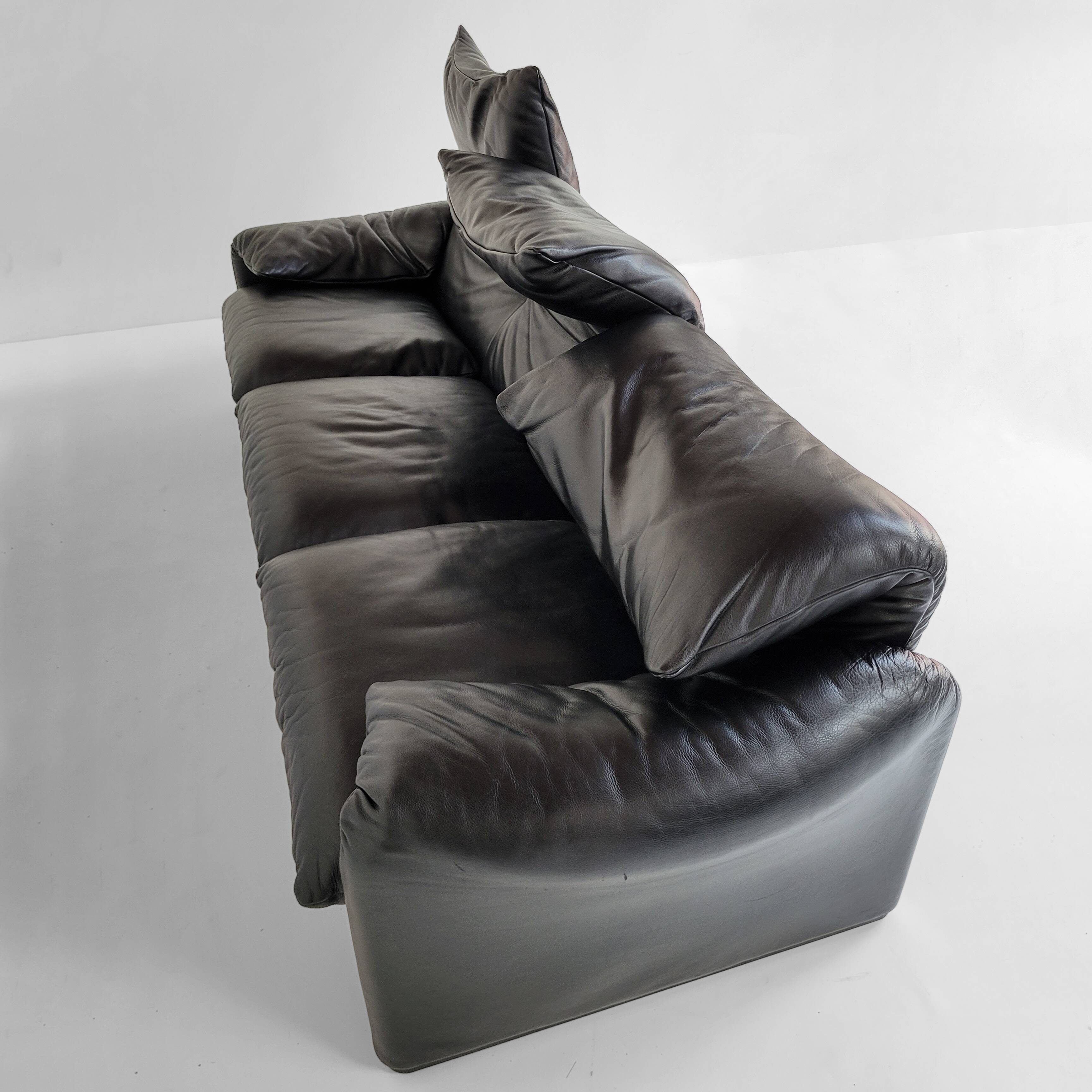 Maralunga sofa by Vico Magistretti for Cassina