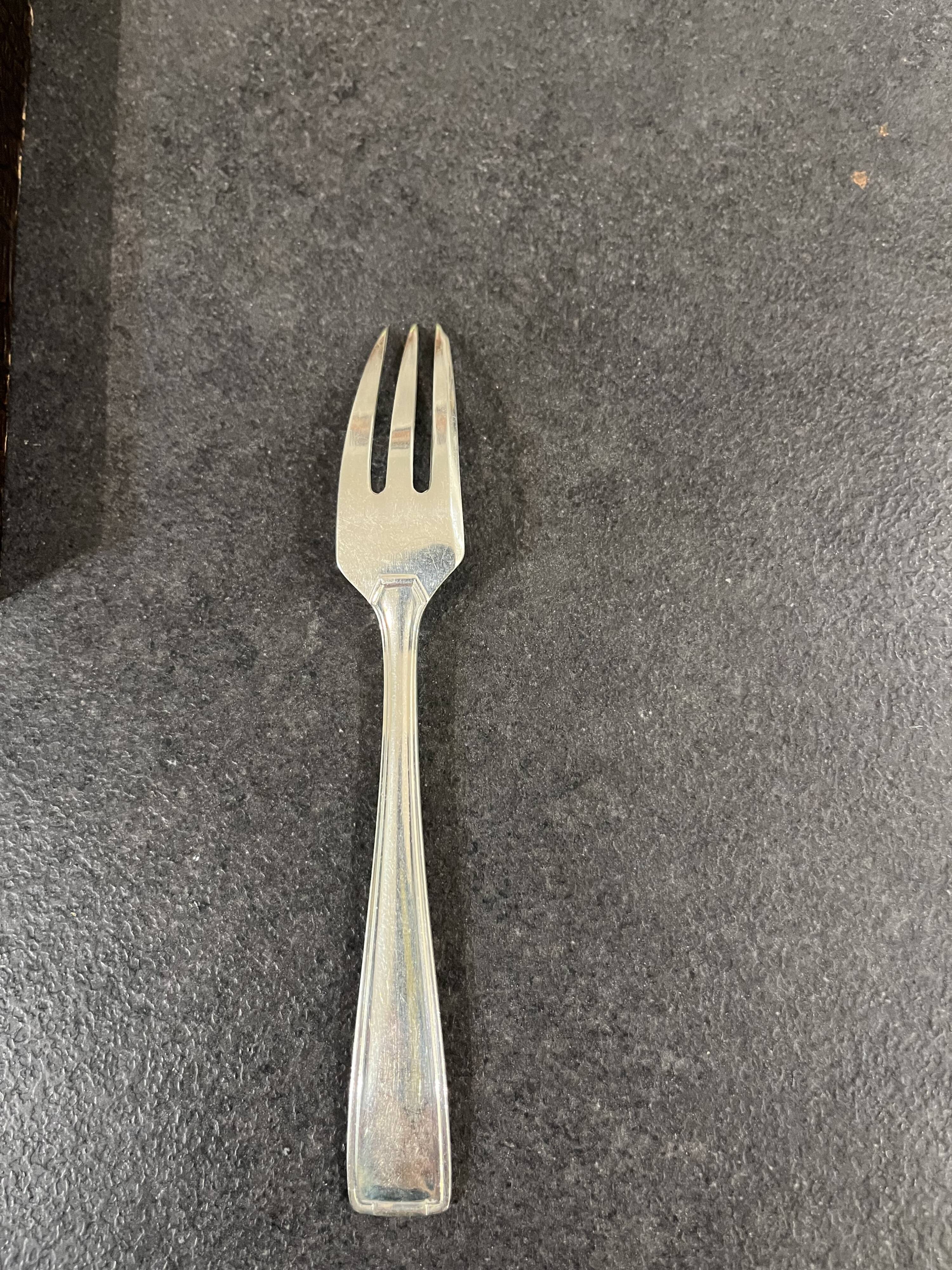 Set of 10 silver-plated dessert forks by François Frionnet.