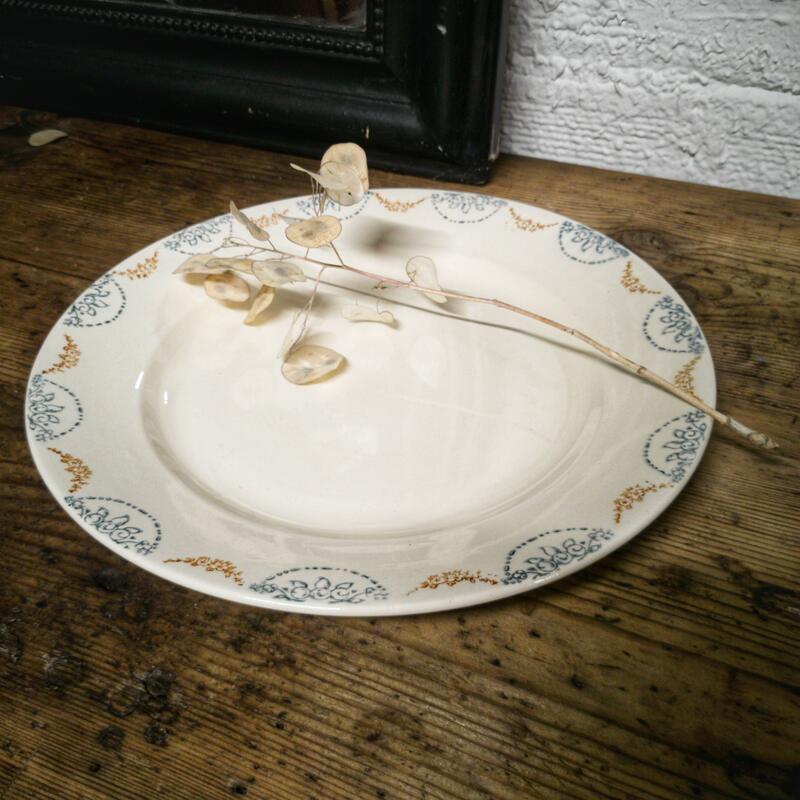 Large presentation dish model "Toul" from Longwy