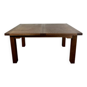 Table extensible brutaliste