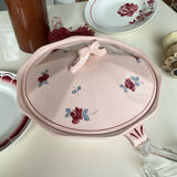 Saint Amand soup tureen, Pompadour model