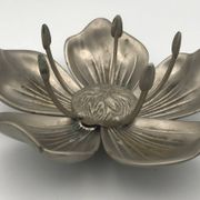 Vintage lotus flower ashtray with 5 removable petals in silver metal