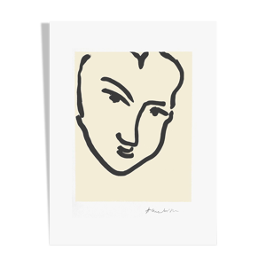 Nadia au visage penché