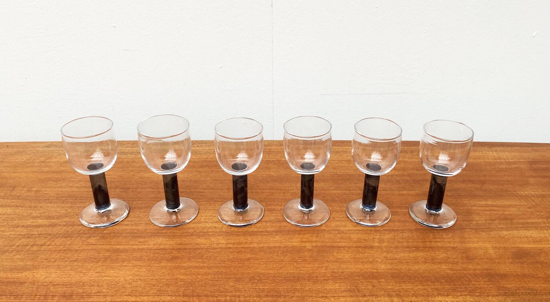 German wine glasses by Regina Kaufmann for Glashagen Hütte, set of 6.