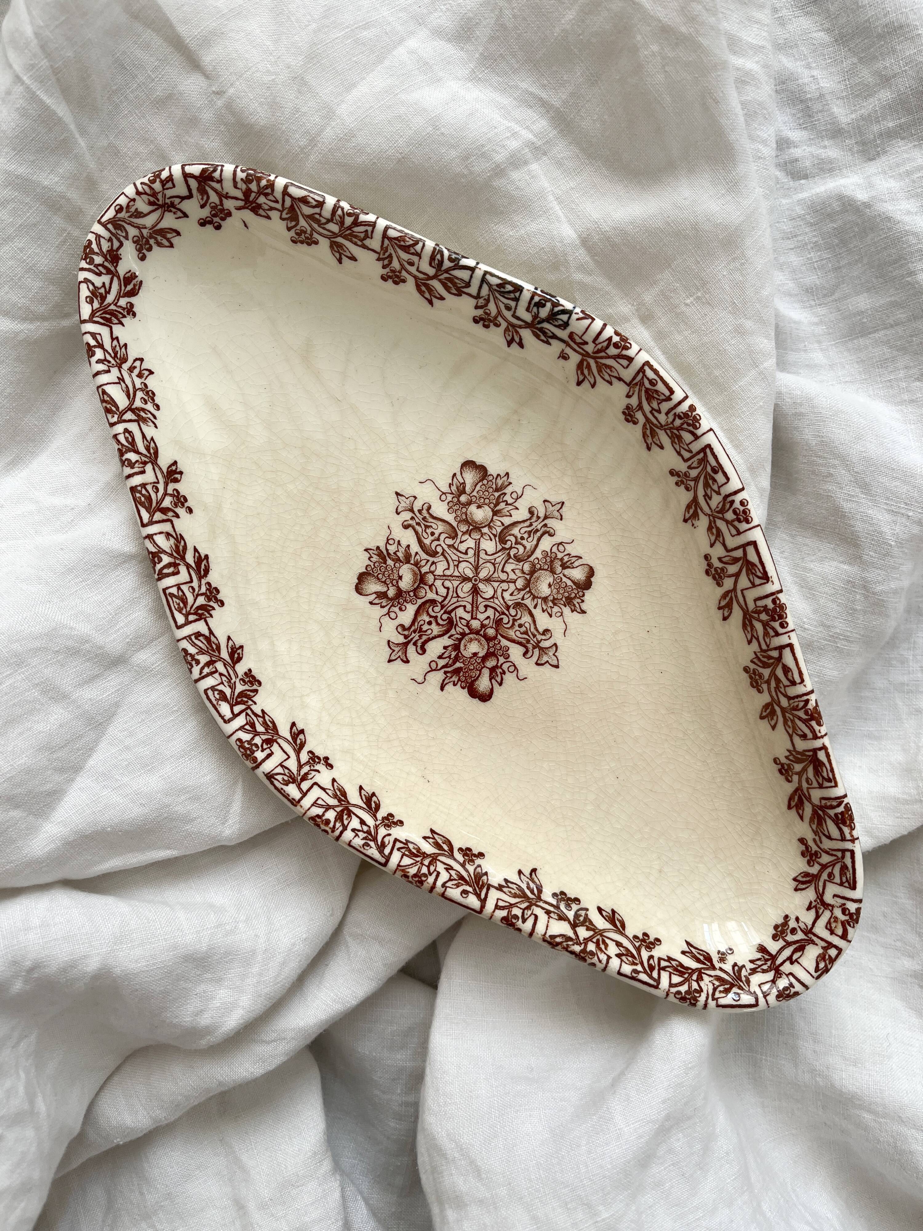 Diamond-shaped dish in "Greek" ironstone, Clairefontaine earthenware, late 19th century