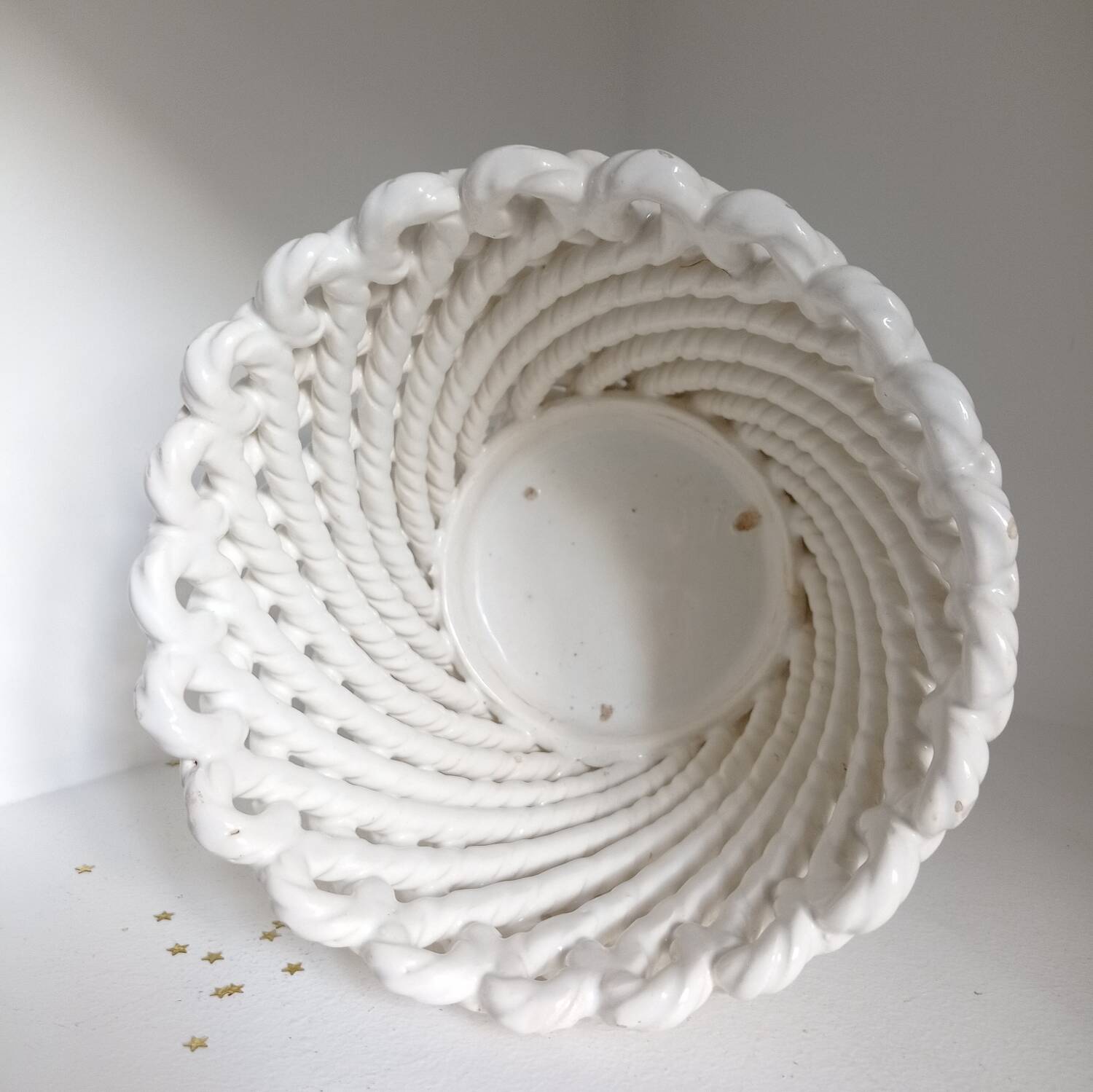 Woven ceramic planter