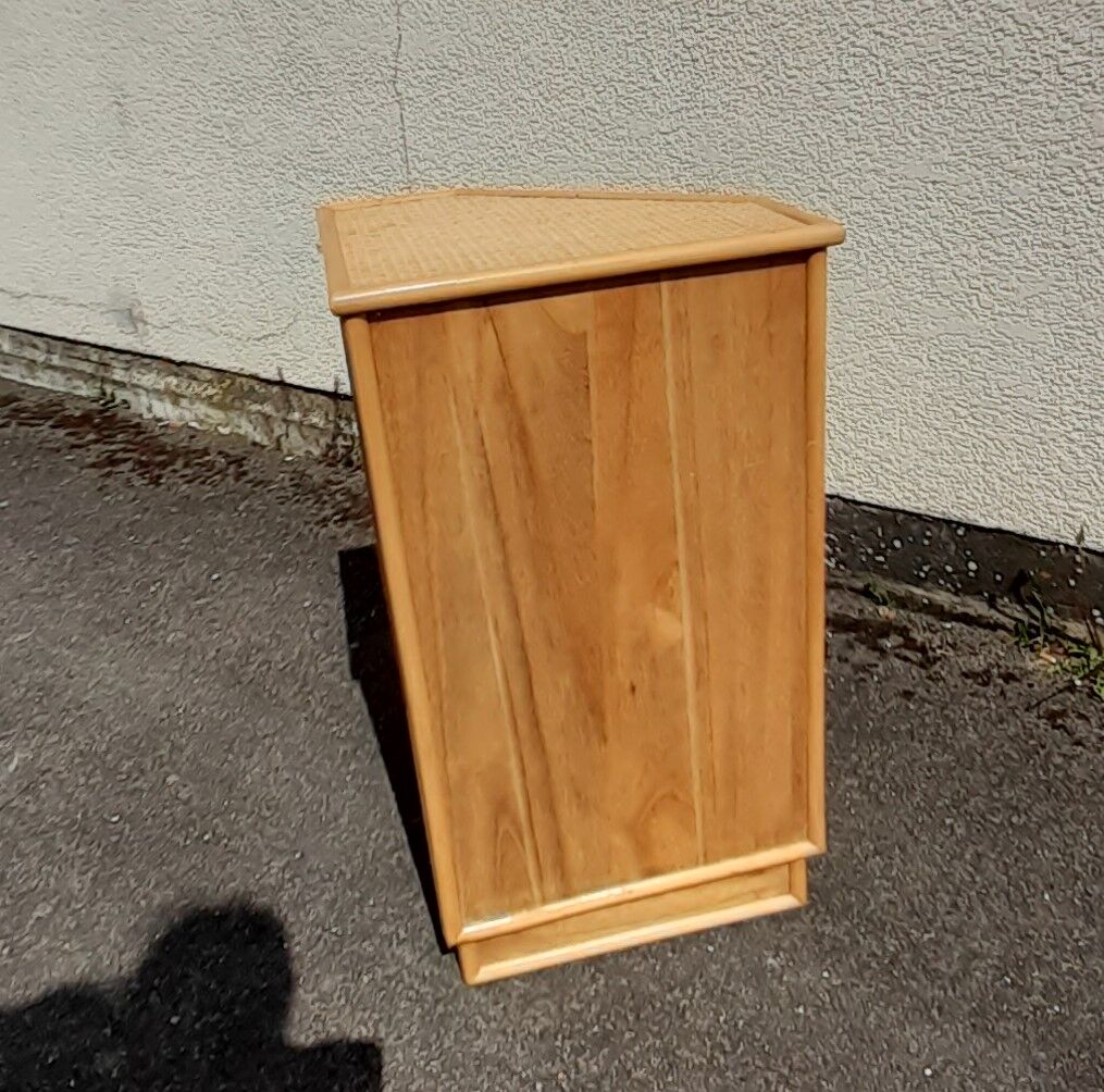 Vintage bamboo rattan notch