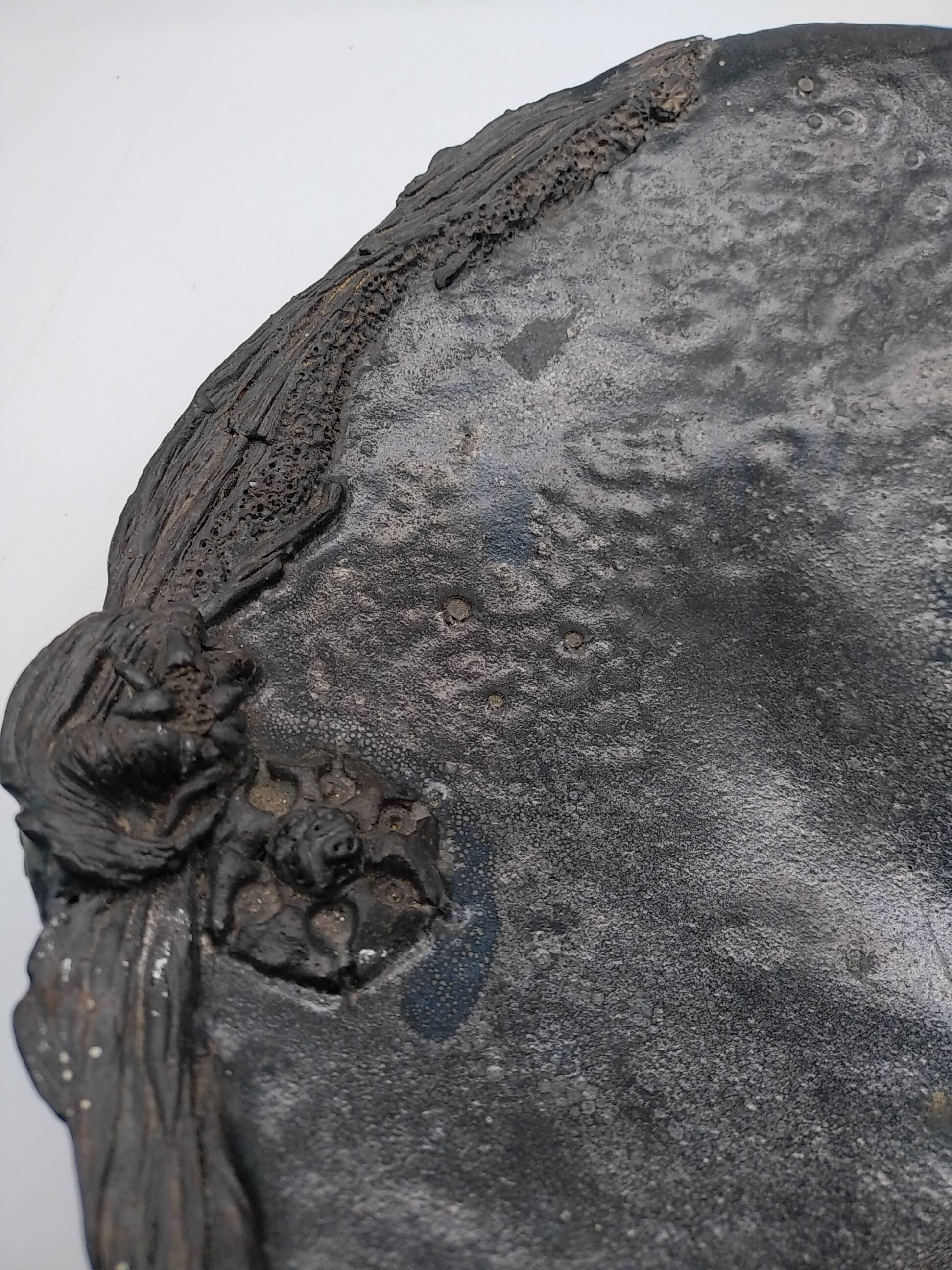 Large vulcanized ceramic bowl. Black. Artisanal work.