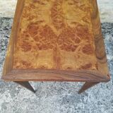 Folding tray table