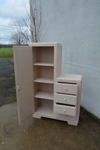 Asymmetrical wardrobe of the 40s