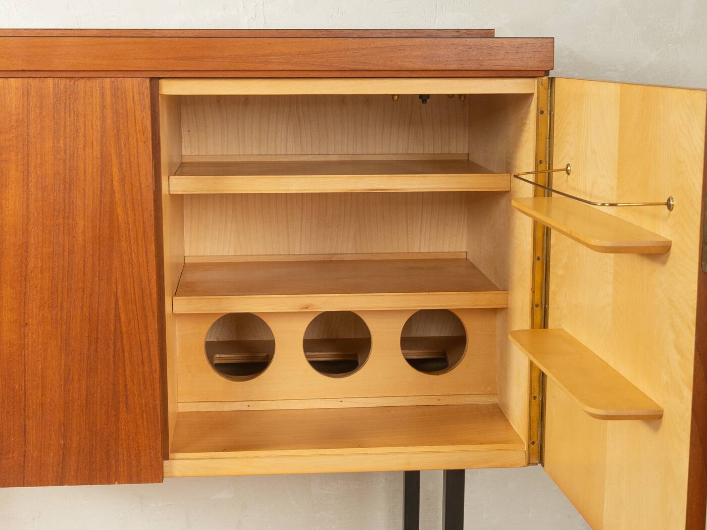 Exclusive home bar from the 1960s