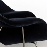 Eero Saarinen Womb Chair for Knoll International