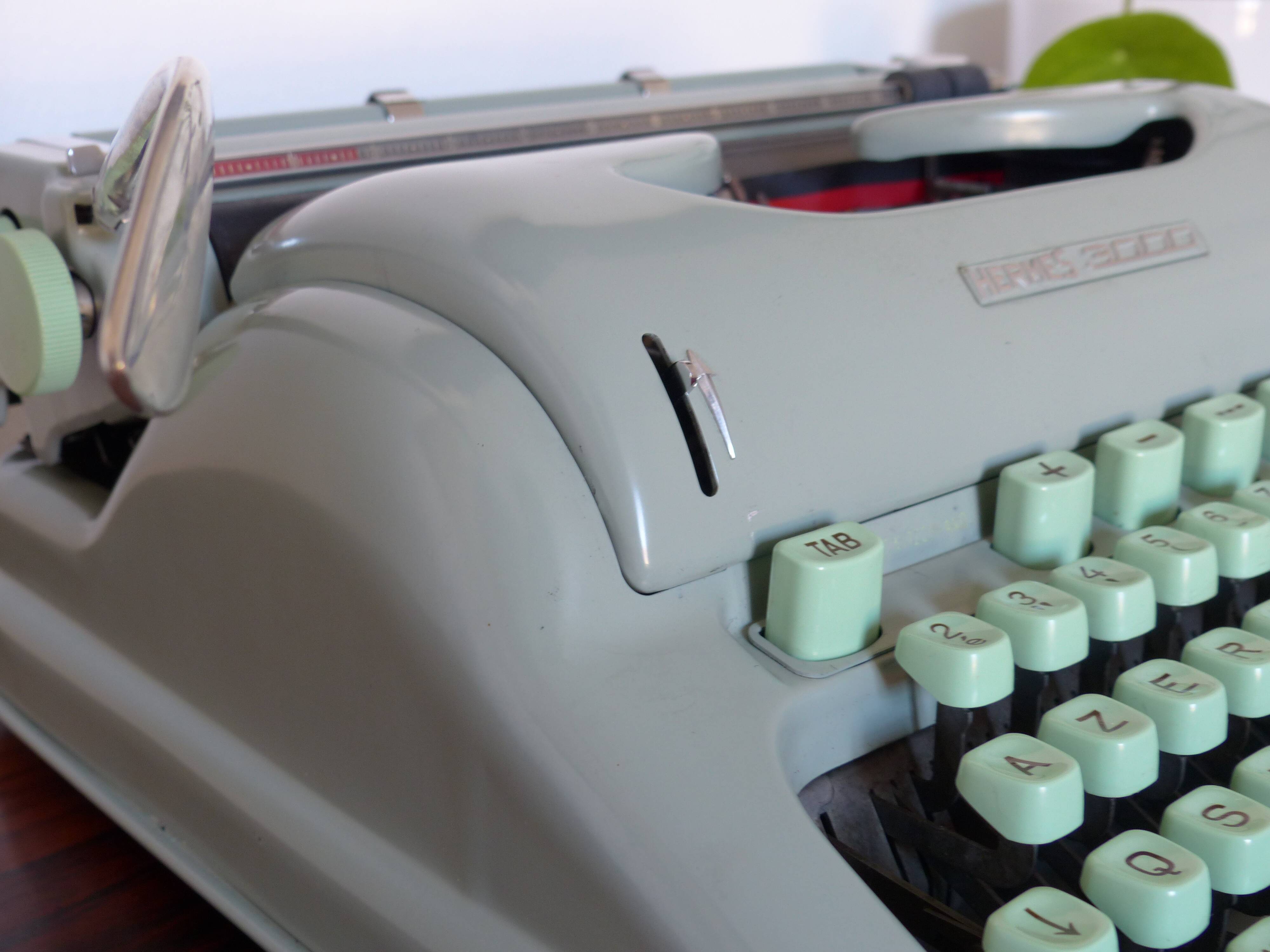 Hermes 3000 green Mint metal typewriter