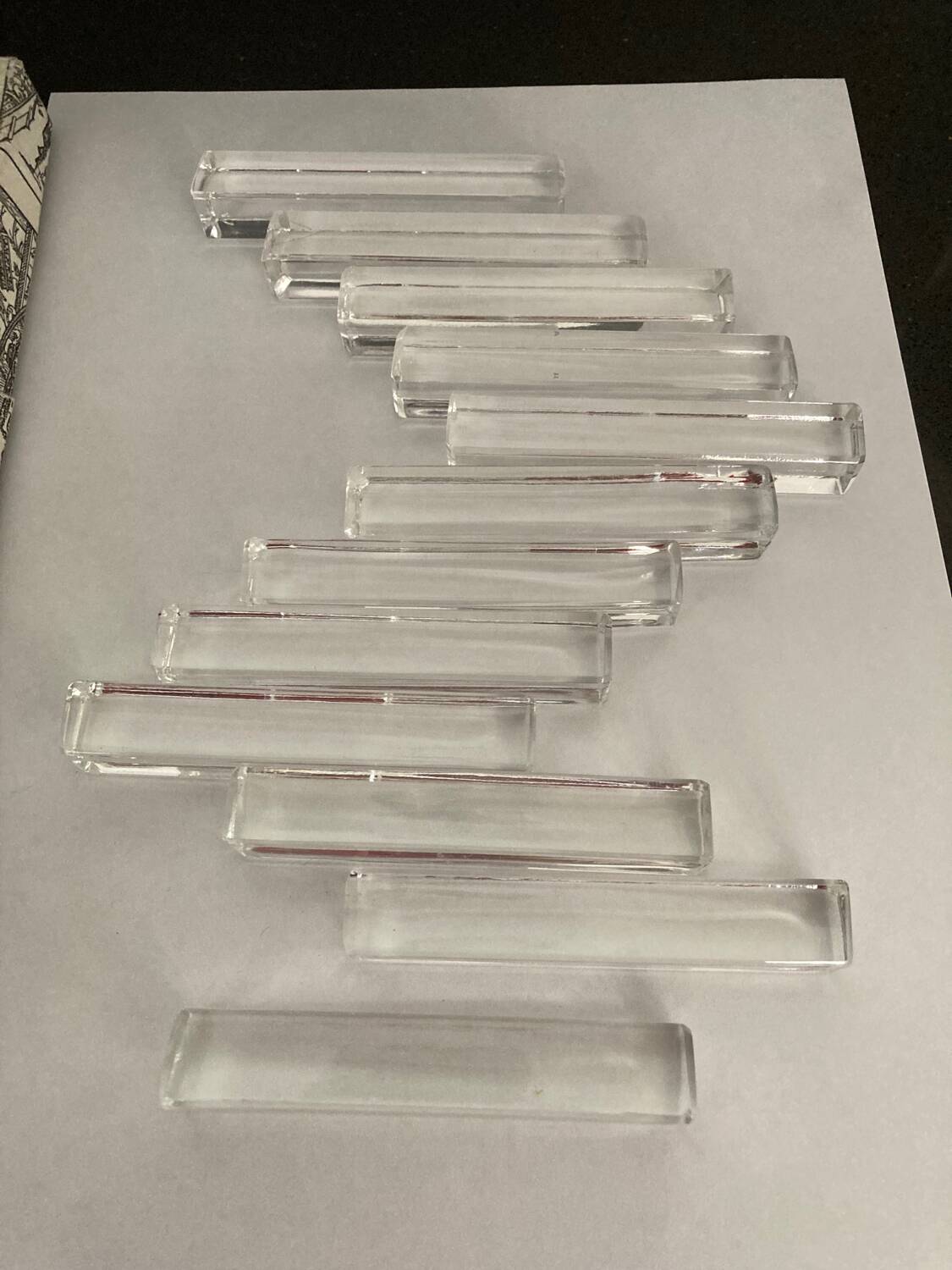 Box of 12 minimalist crystal knife holders