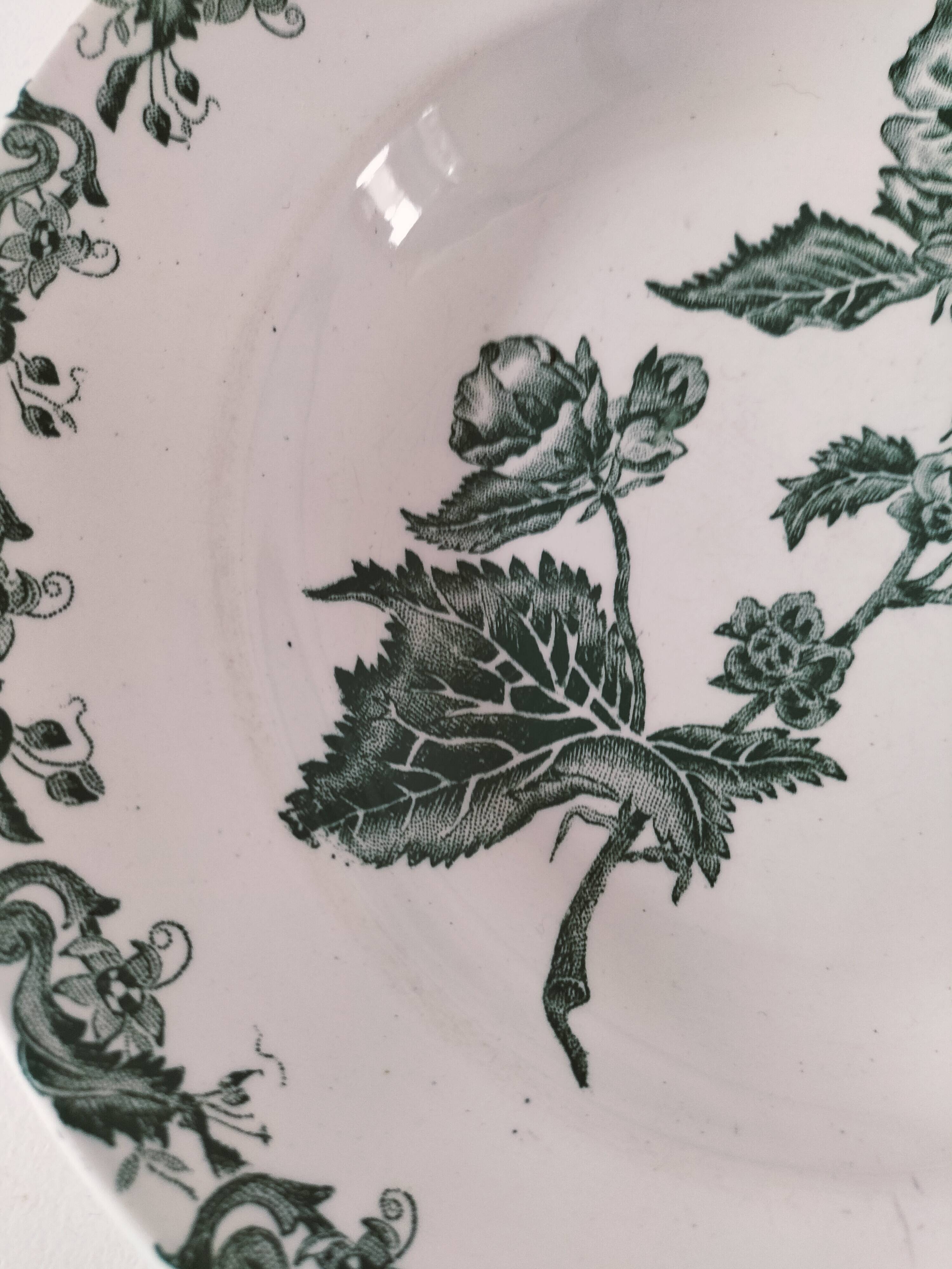 Plate by A. Lebacqz & M. Bouchart, green floral decoration, Richelieu model