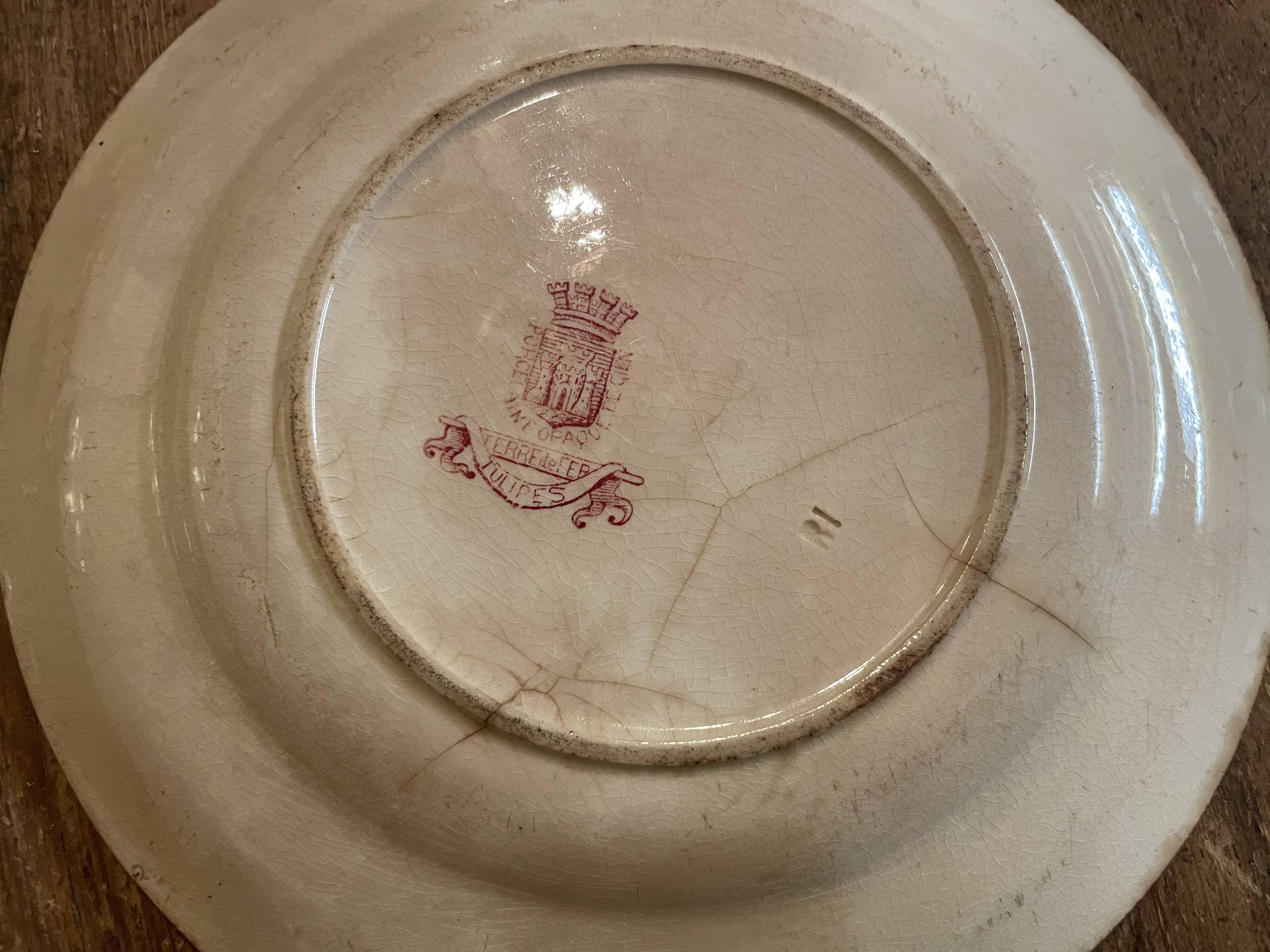 3 plates Terre de Fer Gien model "Tulips"