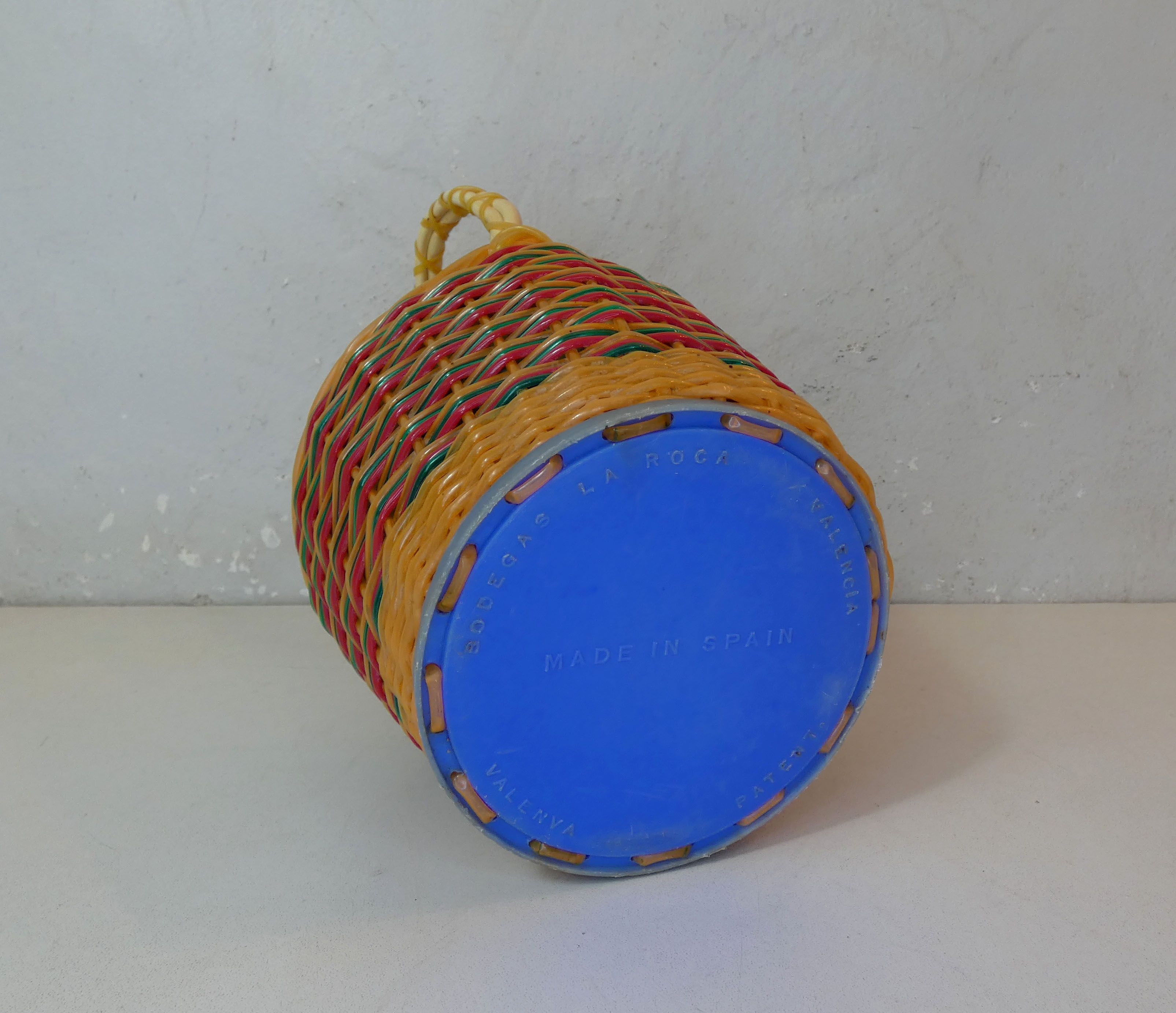 Vintage scoubidou bottle
