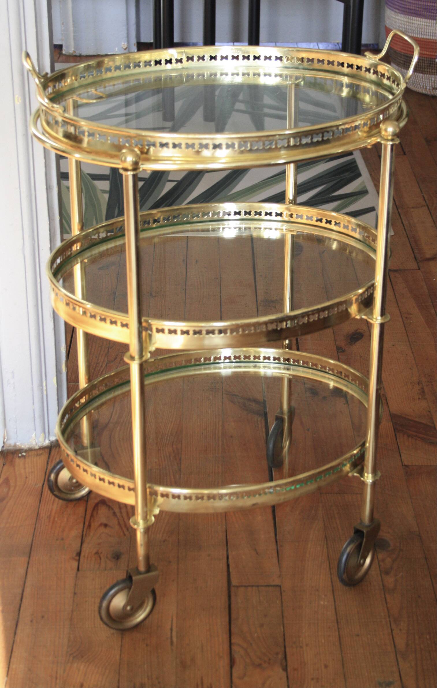 Desserte métal doré et verre
