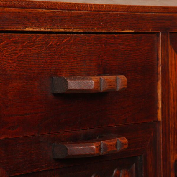 Art Deco sideboard, French work from the 1930s.