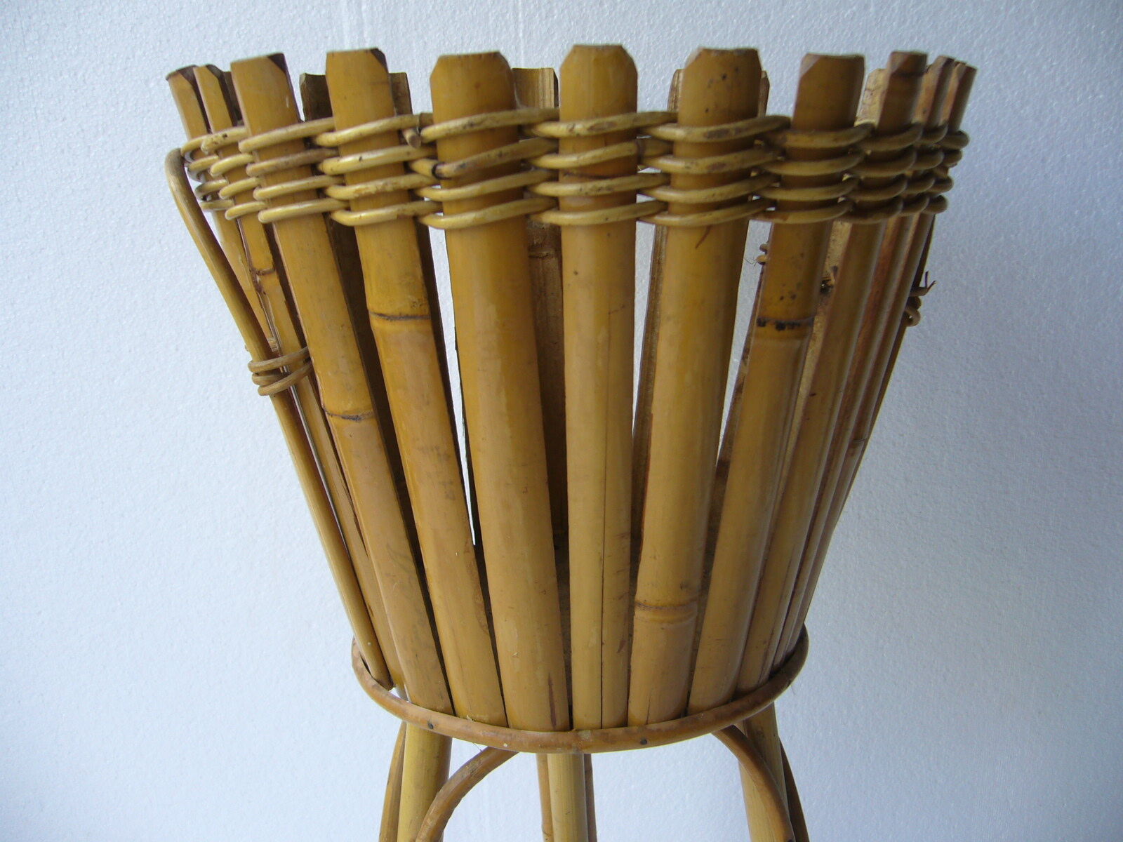 Pot door in rattan and vintage bamboo