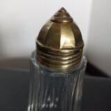 Crystal shaker