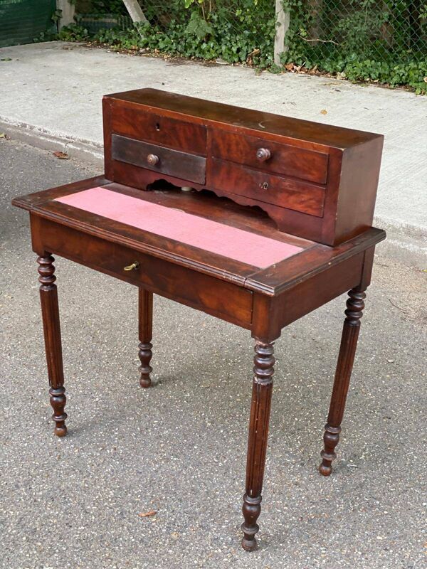 Bureau bonheur du jour avec rangements du 19ème