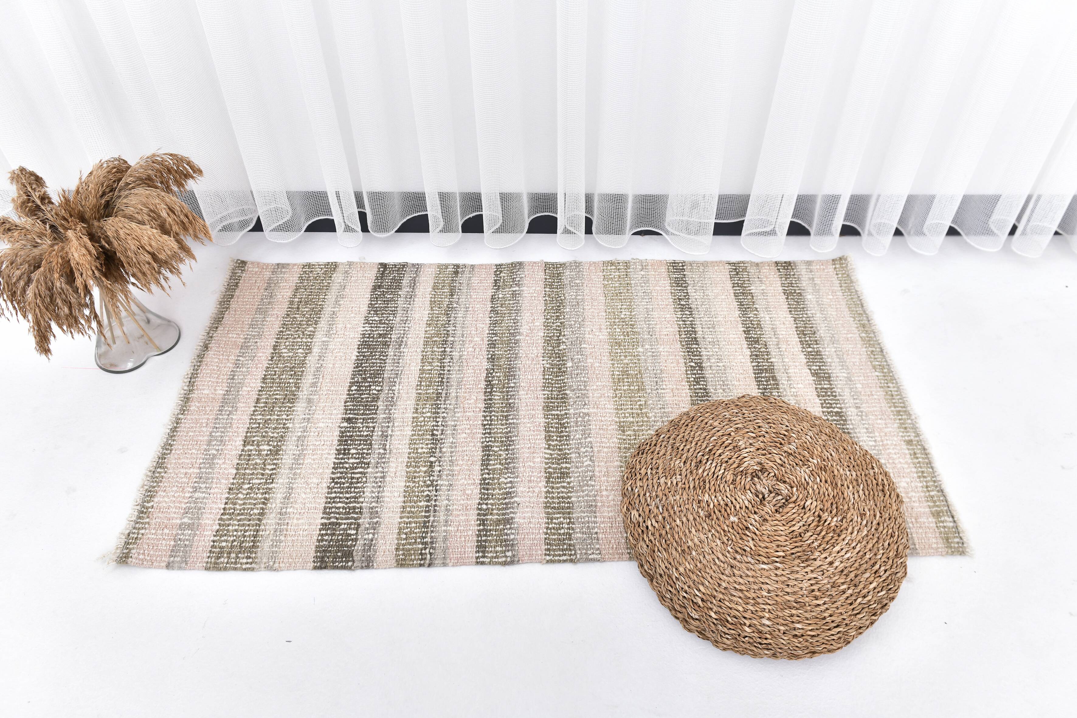 Tapis rose pastel, petit tapis en laine beige, tapis kilim pour l'entrée.
