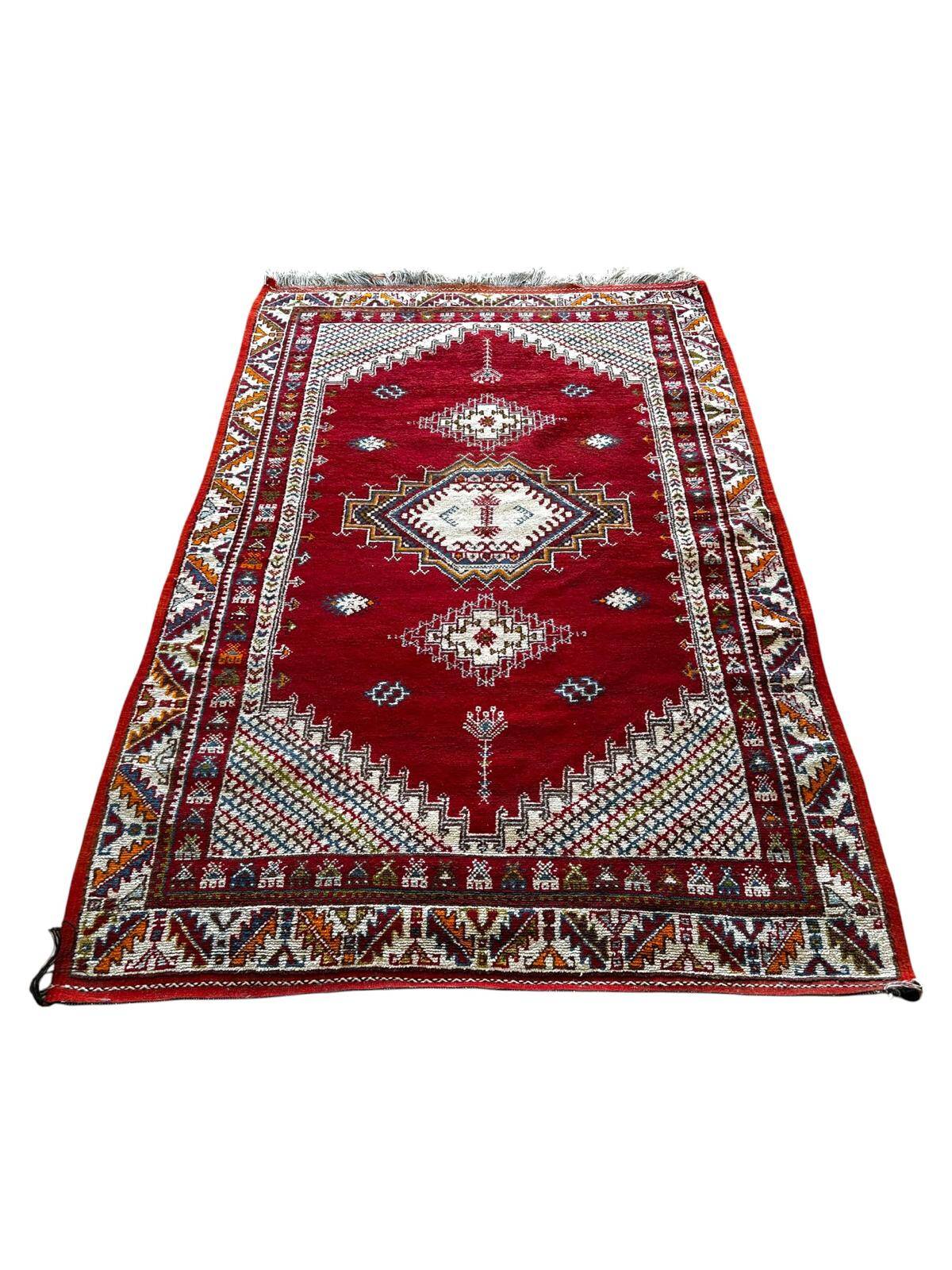 Handmade Tunisian rug 160cm x 245cm