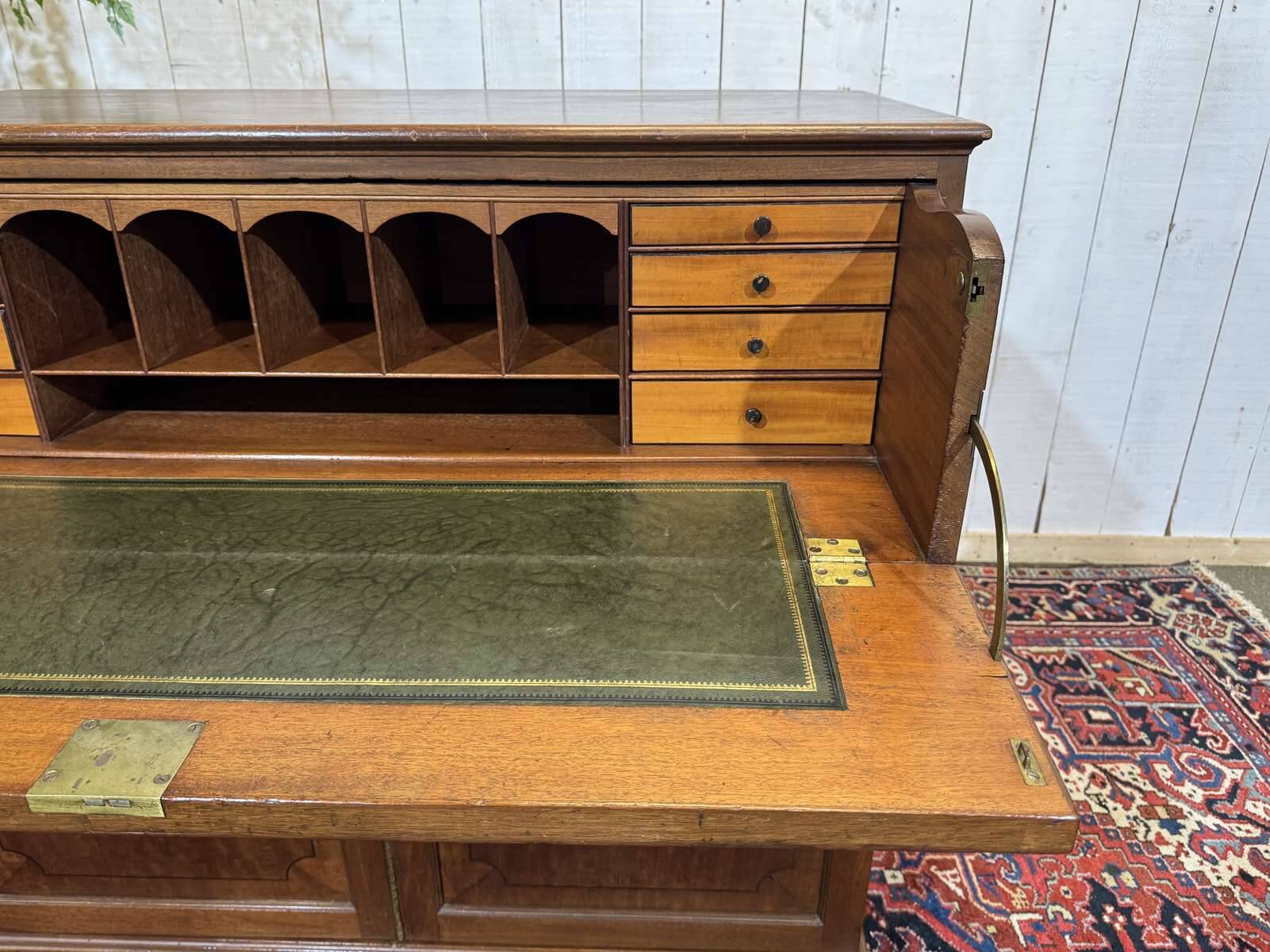 Commode secrétaire anglaise 19ème en acajou
