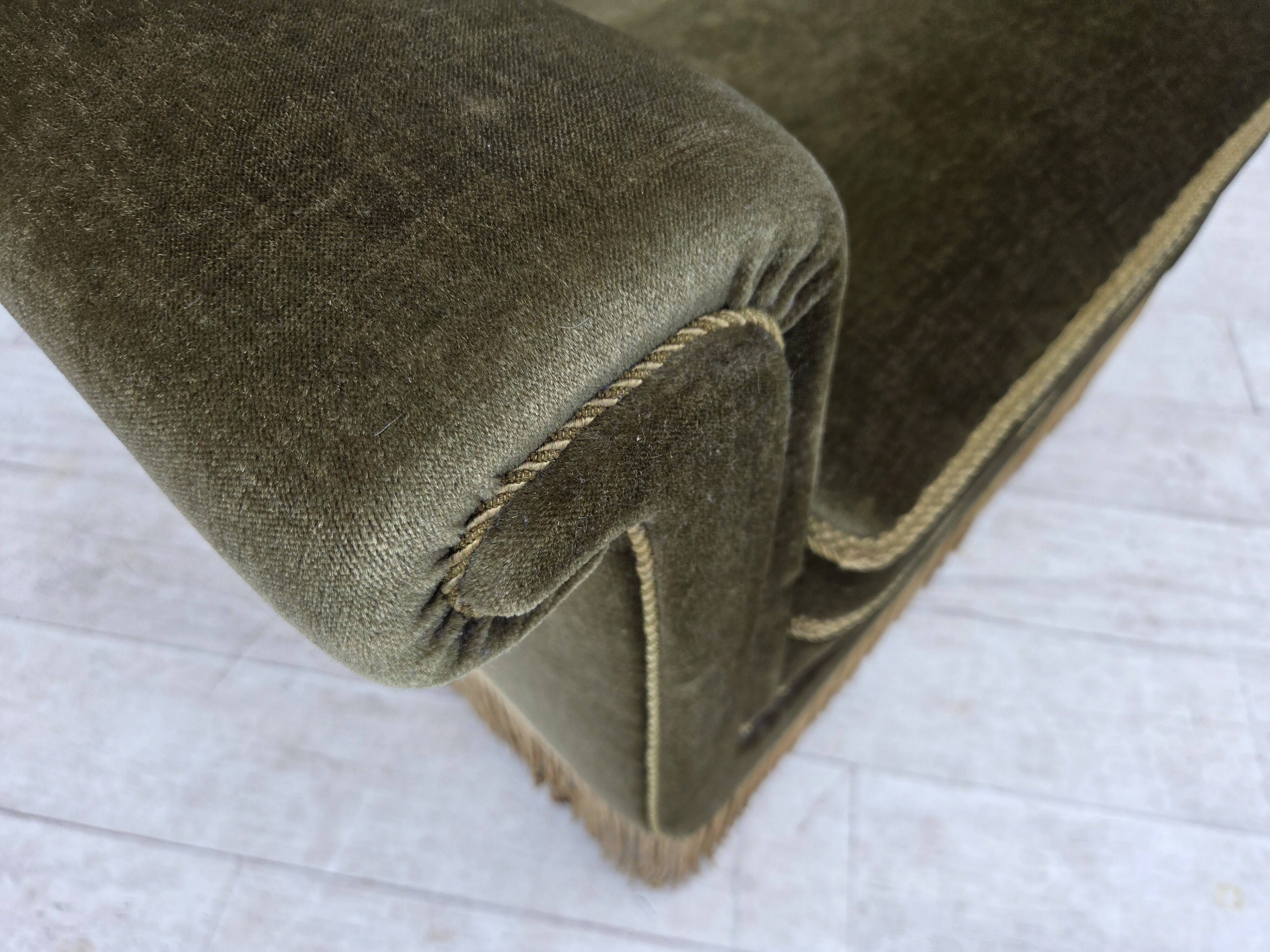 Fauteuil danois des années 1970, velours vert d'origine.