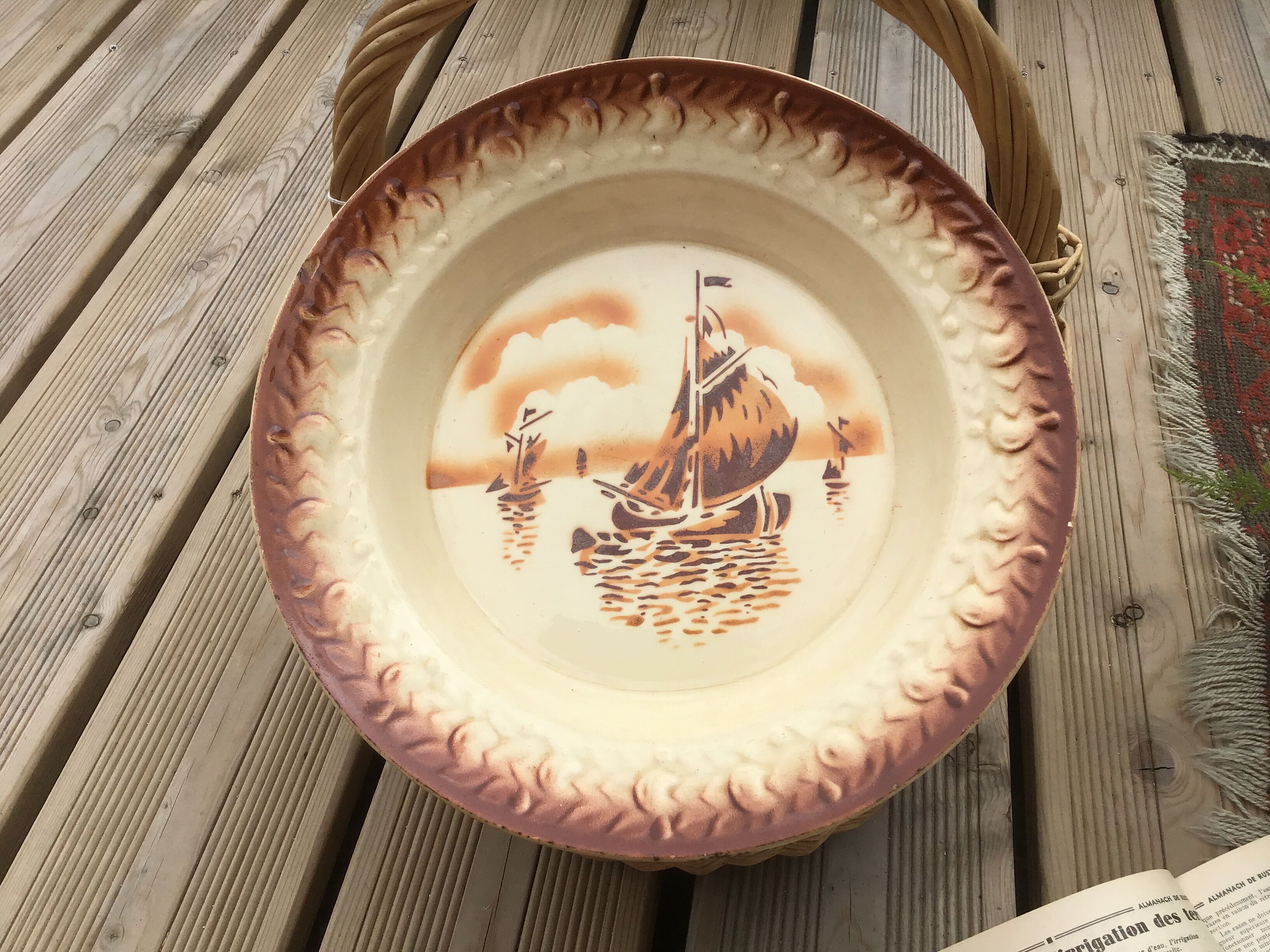 Flat decoration porcelain boat Moulin des loups
