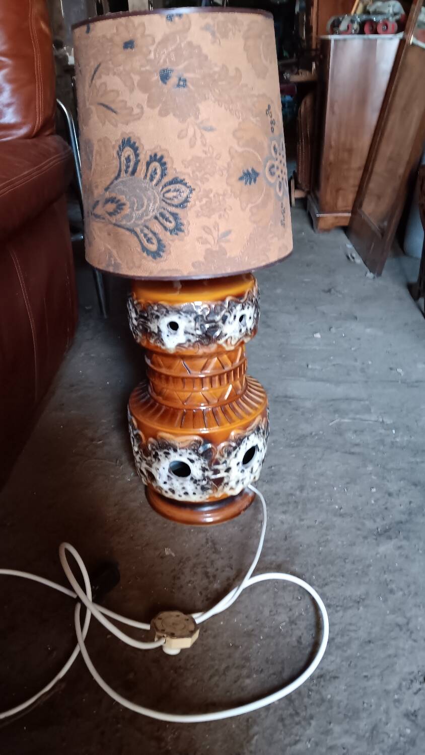 Fat lava 70's table or desk lamp
