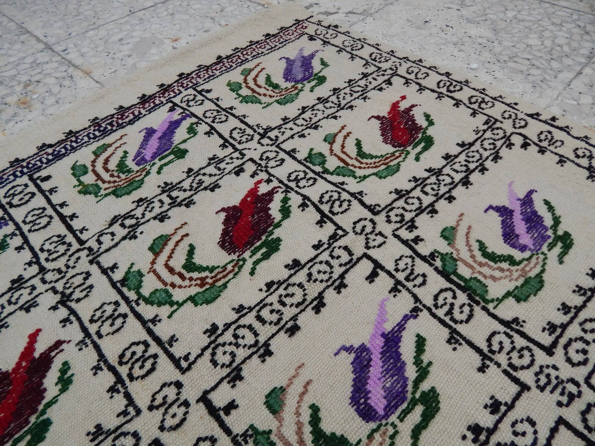 Vintage Turkish kilim, handwoven, 155x224 cm.