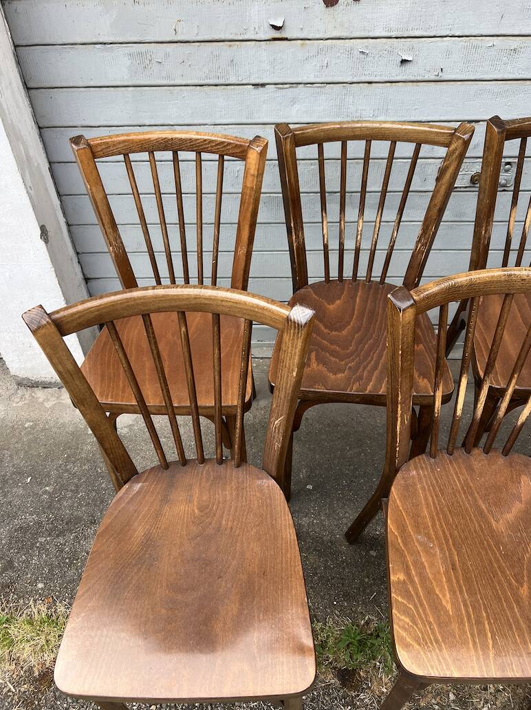 (Lot) 8 chaises bistrot estampillées Baumann