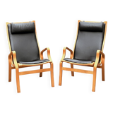 Pair of lounge chairs