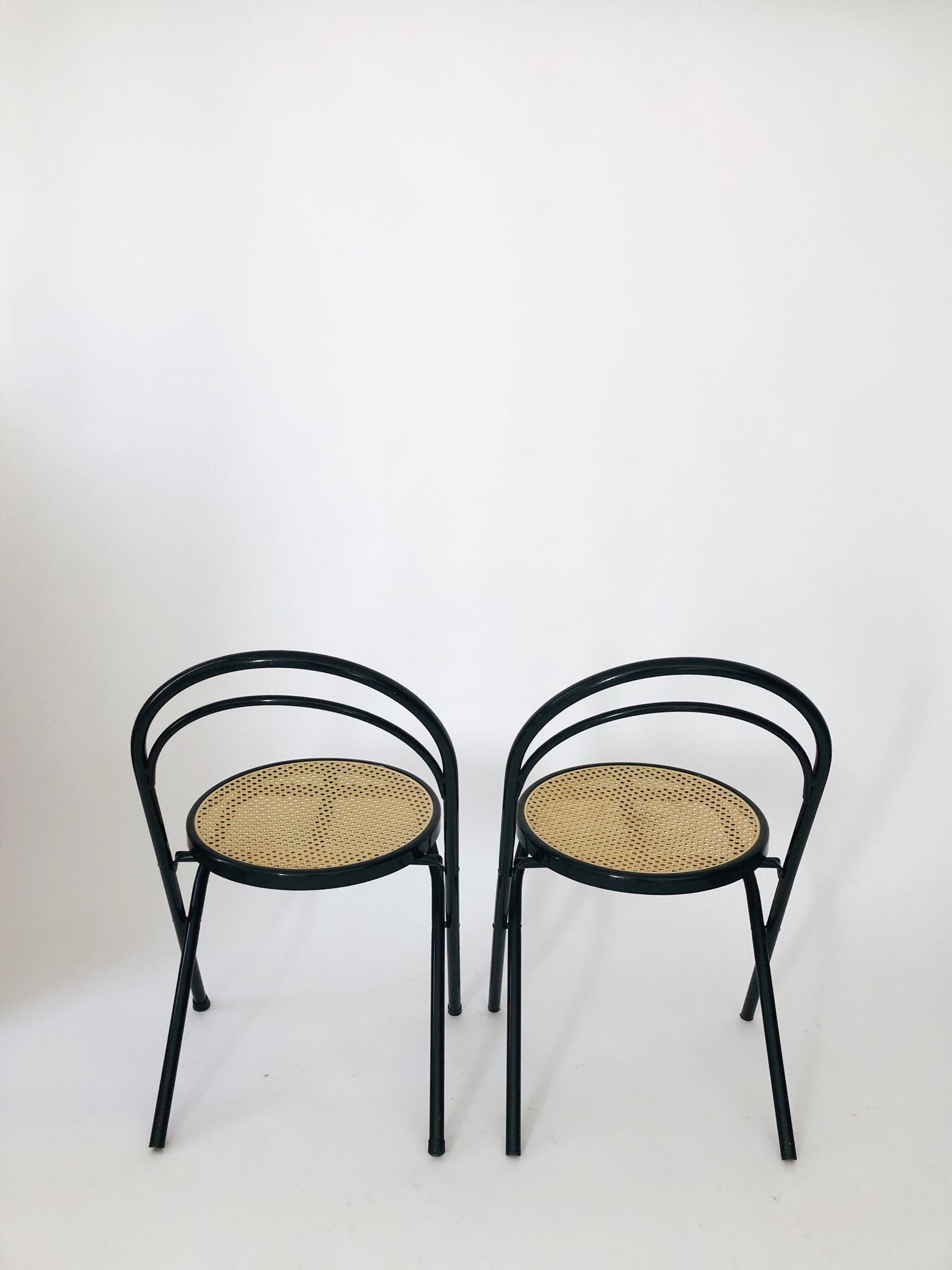 Pair chairs bistro folding canages