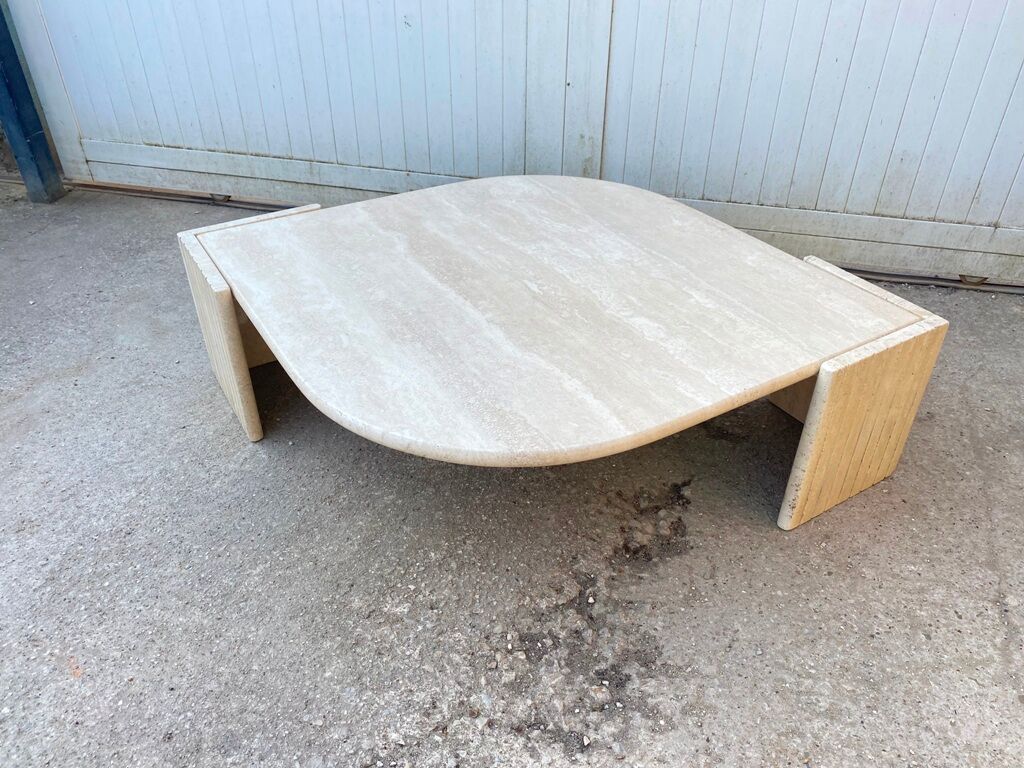 Large marble travertine coffee table in the shape of an eye from Roche Bobois vintage 70s