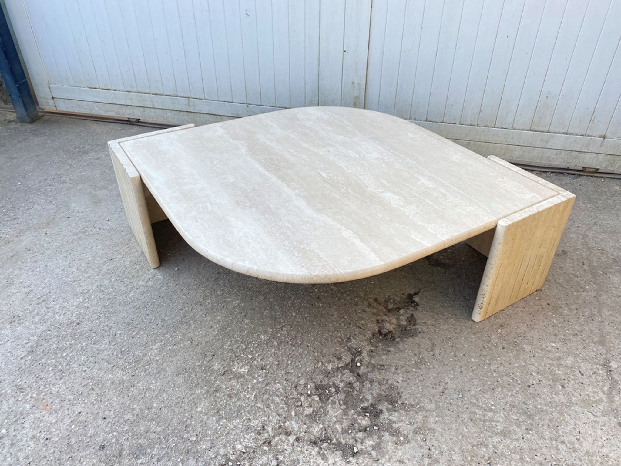 Large marble travertine coffee table in the shape of an eye from Roche Bobois vintage 70s