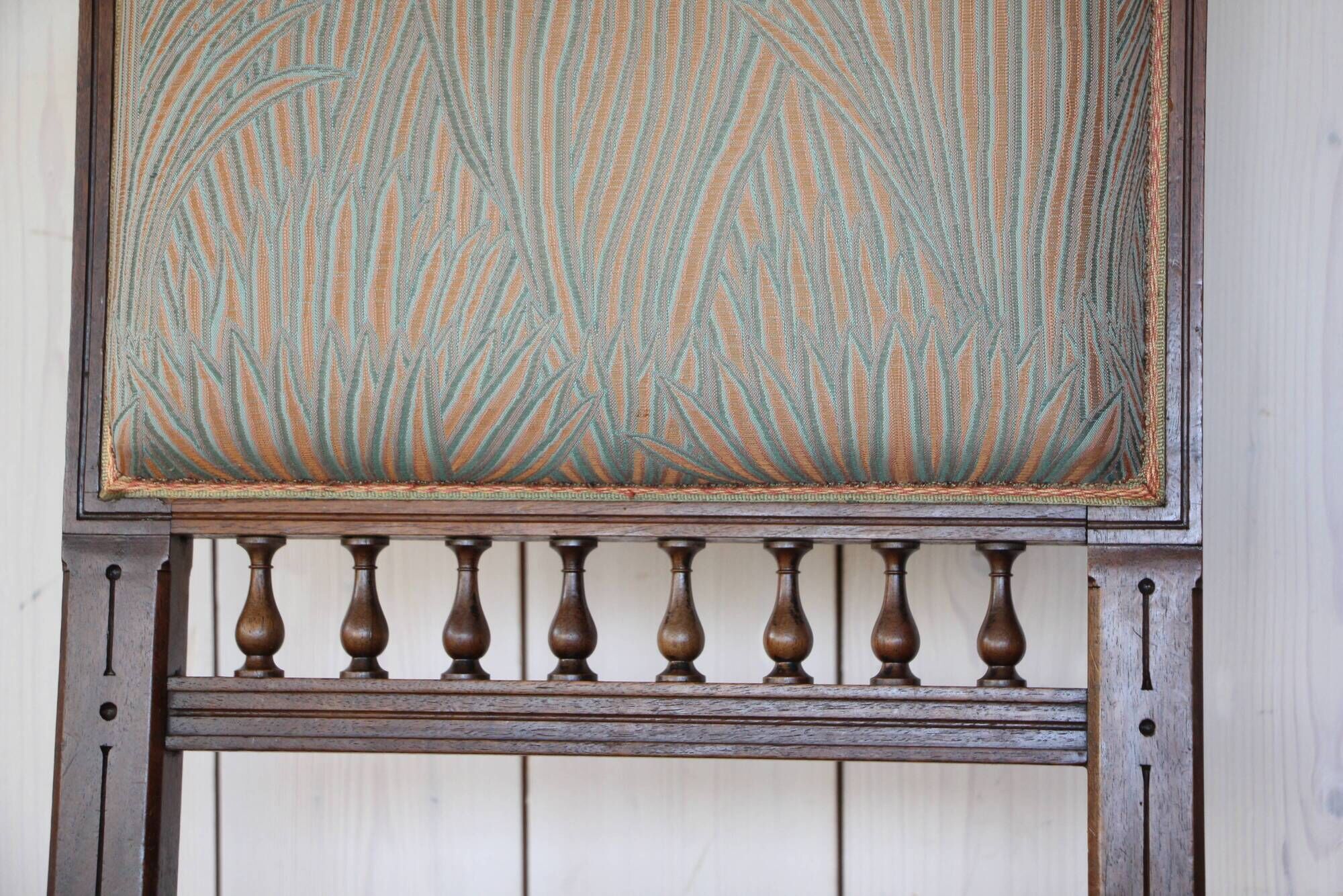 4 upholstered chairs in Henri II style